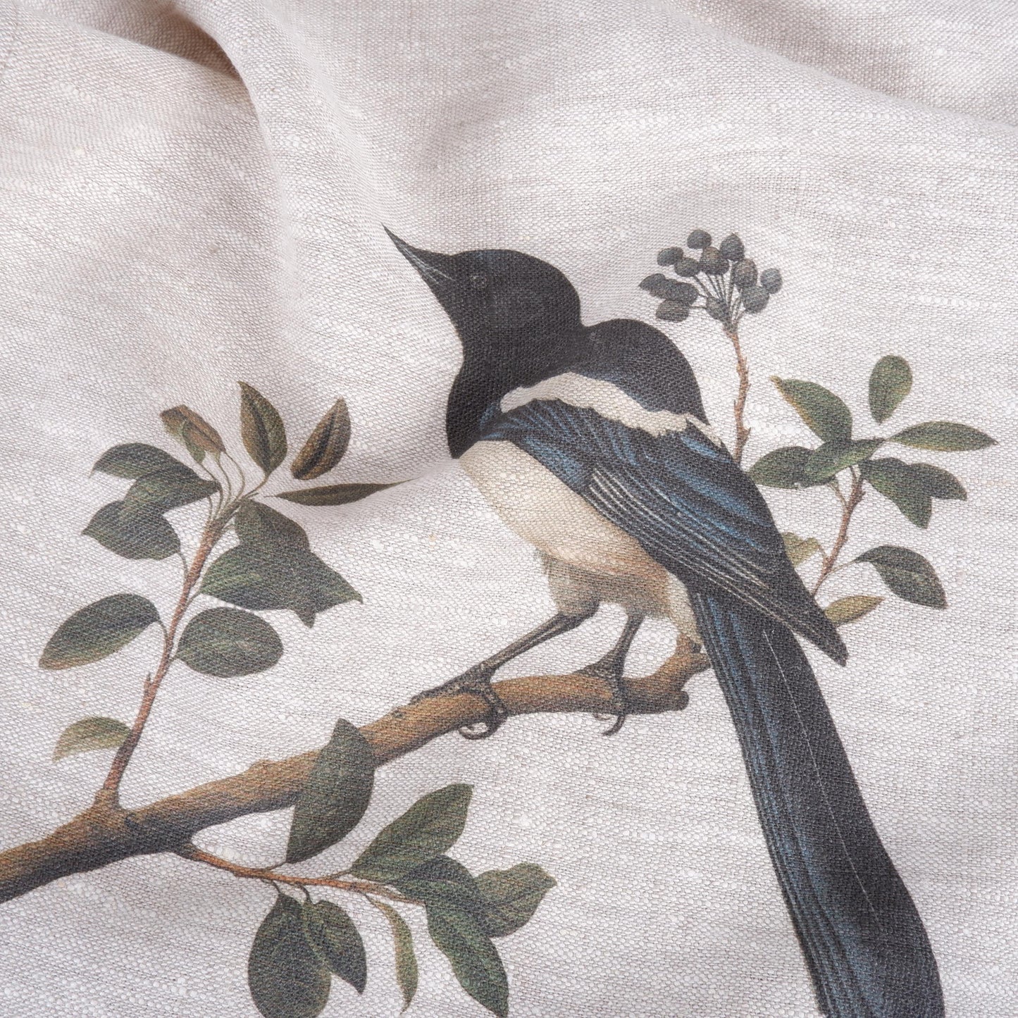 Magpie bird Tea Towel in linen, hand Towels Tea in linen, bird Dish Towel Kitchen Décor Tea Towel in linen