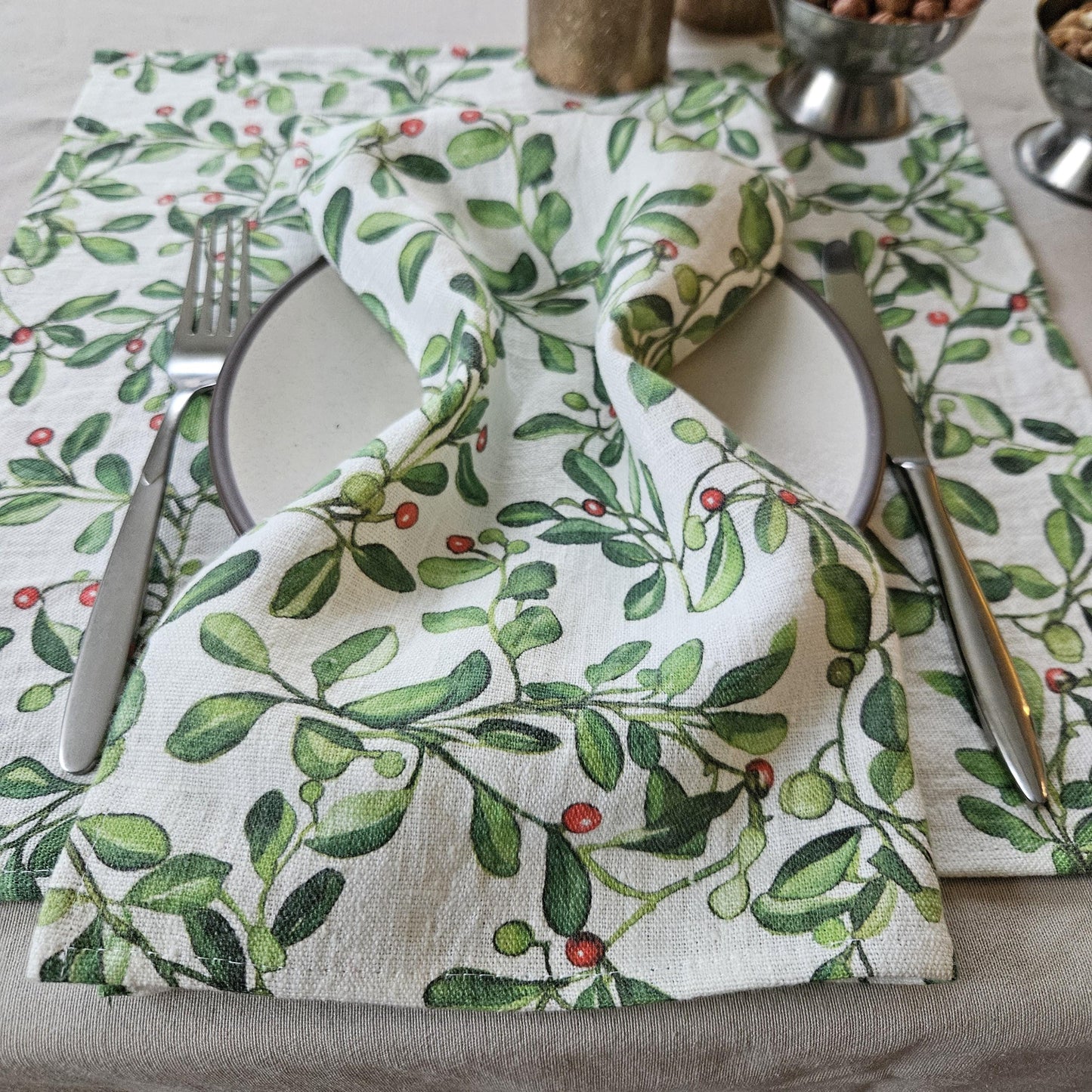 Linen napkins or tablecloth Christmas holiday print / Mistletoe Prints Holiday season table decor Chritsmas decoration linen