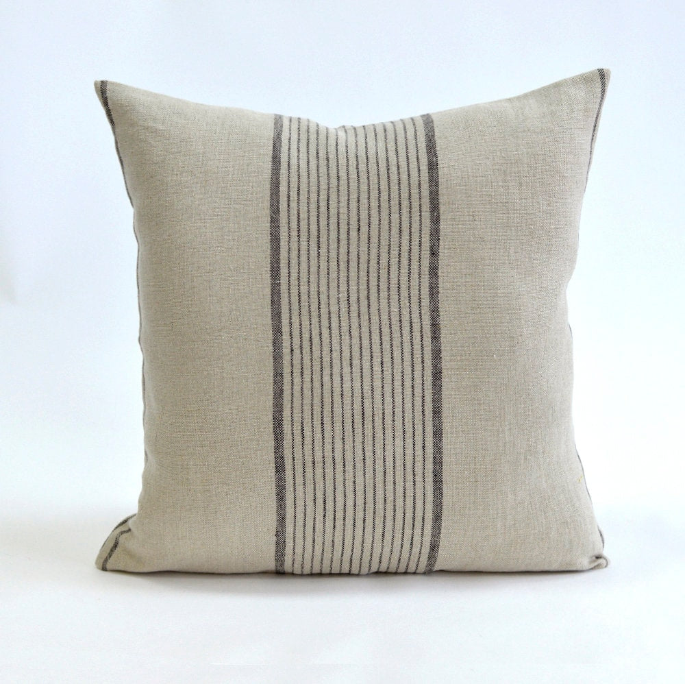 Linneörngott i spannmålssäck - randig linnefärgad - randigt rustikt grovt tungt örngott - Vintage spannmålssäck