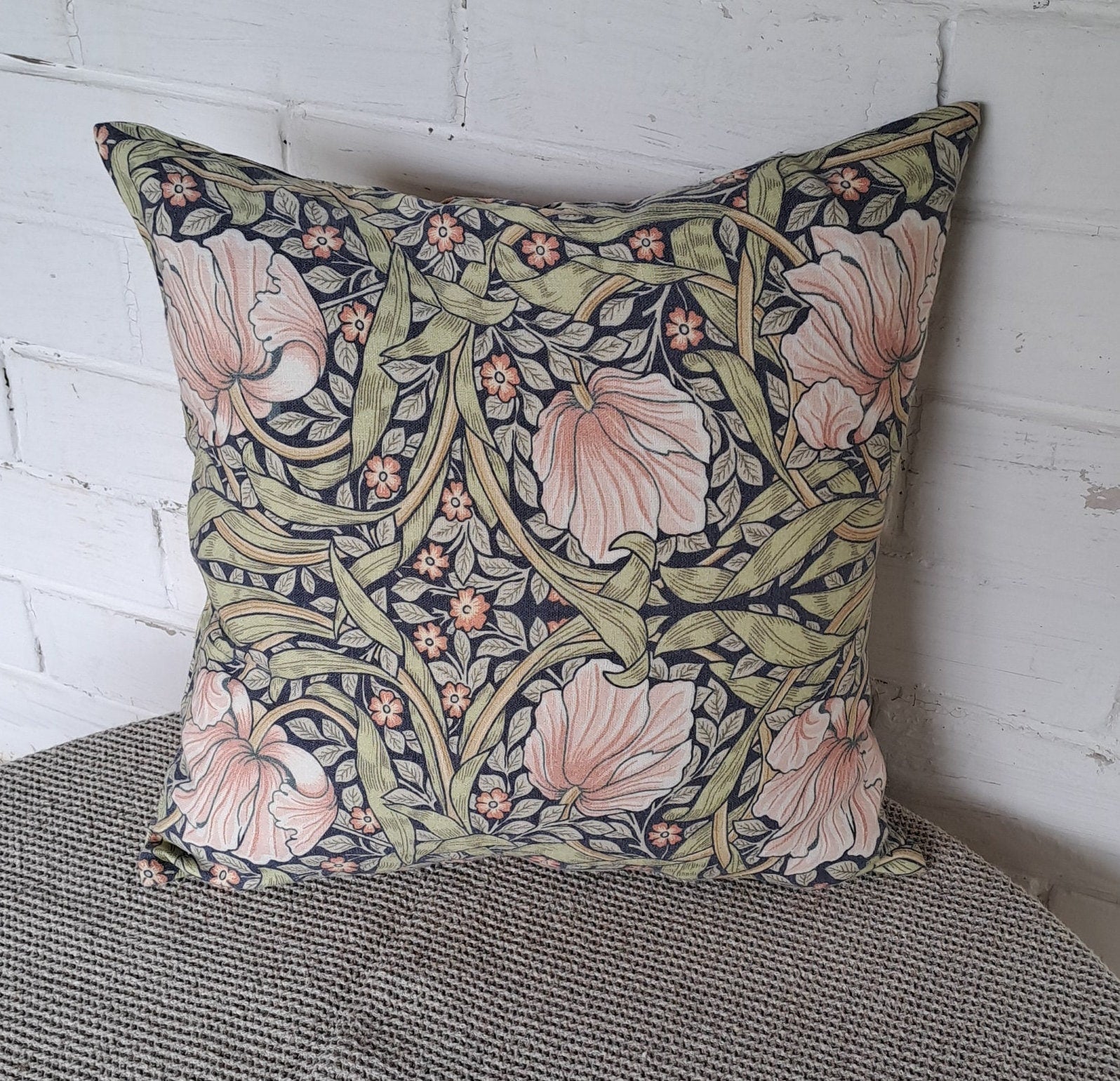 Modern linen Floral Pillow Cover William Morris Pimpernel, Art and Crafts Pillow case on linen for Coutryhome  Victorian