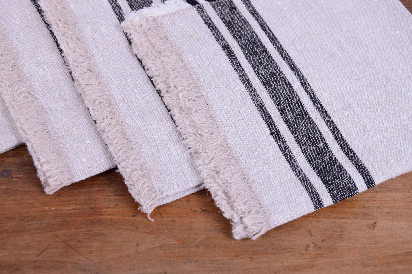 Linen napkins - French linen. Natural outmeal stripes Cottage, coutry style linen. Set of linen napkins. Stonewashed. Linen cloth napkins.