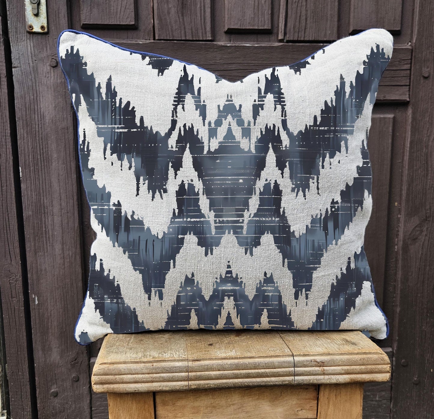 Modern linen Floral Pillow Cover Abstract Zigzag print , Art and Crafts Pillow case on linen for modern Japandi style home