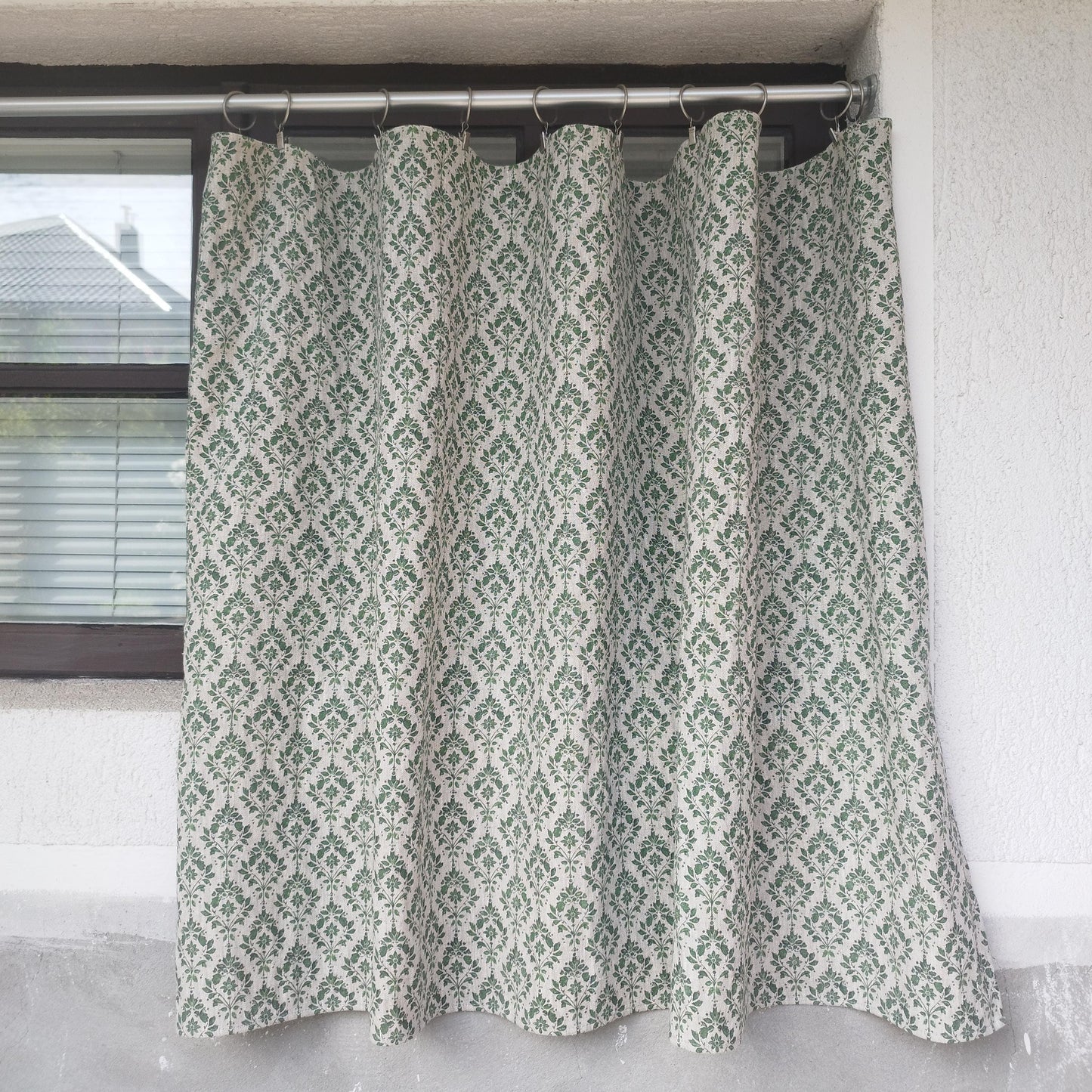 Gardiner 100 % linne med grönt blocktryck FÖRTVÄTTAT. Gardiner för kök, vardagsrum, lantlig stil. Blommig linnepanel för sovrum.