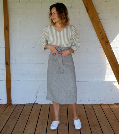 Garcon apron 100% Heavy and Medium Weight Linen. Softened Gardening Kitchen Apron Handmade. Daily life apron